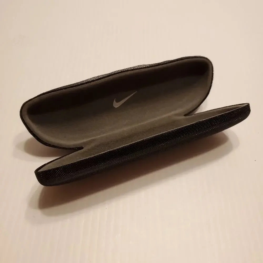 NIke small clamshell eyeglasses case
